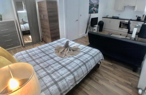 South Bermondsey Apartment | Lovely Studio in London 3rd fl 3ppl long and short