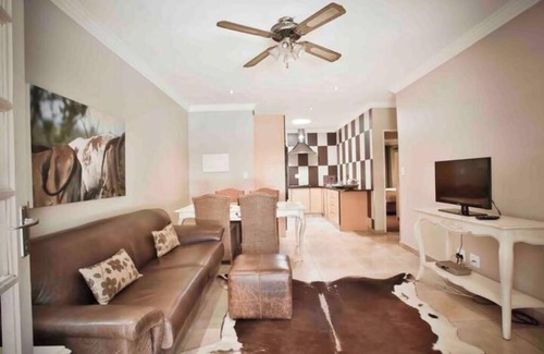 Centurion Cottage | Lovely Two Bedroom Cottage No Loadshedding