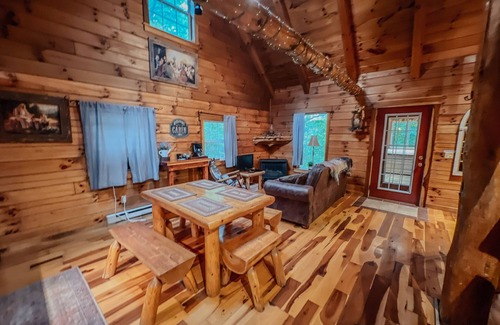 Laurelville Cabin | Lovers Loft Cabin in Hocking Hills