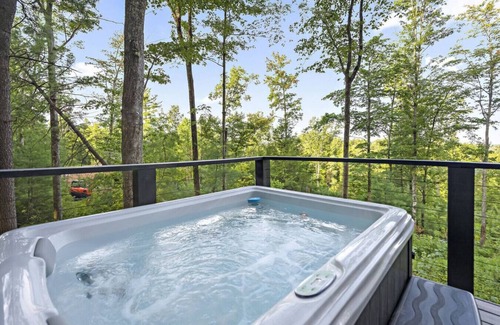 Campton Apartment | Lovers Lookout | LUX Stay | Relax & Refresh