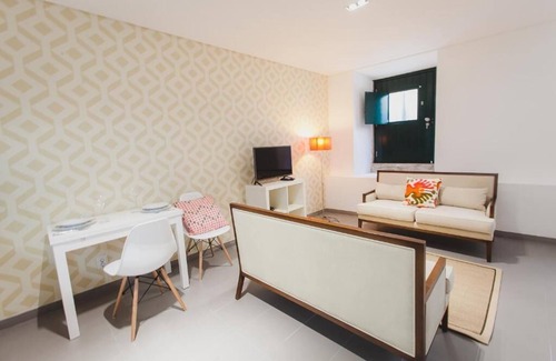 Sacramento Apartment | Loving Chiado