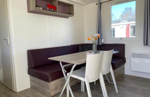 Lauwersoog Resort | Low Budget - Luxe 4 persoons chalet met TV aan het Lauwersmeer