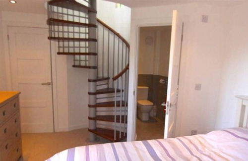 Crynant Ski Chalet | Low Kiln Bank in the beautiful Swansea