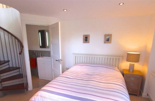 Crynant Ski Chalet | Low Kiln Bank in the beautiful Swansea