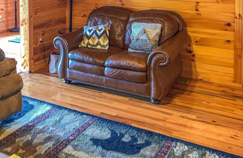 Lansing Cabin | LOW SPRING RATES! Hot Tub, Long Range Views, Fire Pit & Wi-Fi