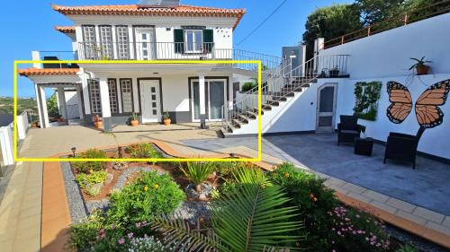 Santana Apartment | Lower Floor In Flor do Campo - Santana