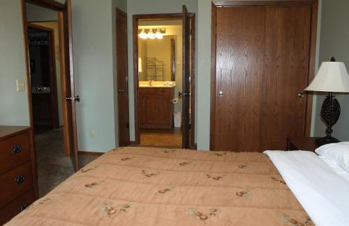 Eagle River House | Lower Lynx Lake two bedroom condo at Wild Eagle Lodge