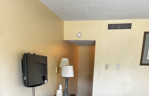 Paw Creek Hotel | Loyalty Inn Charlotte Airport