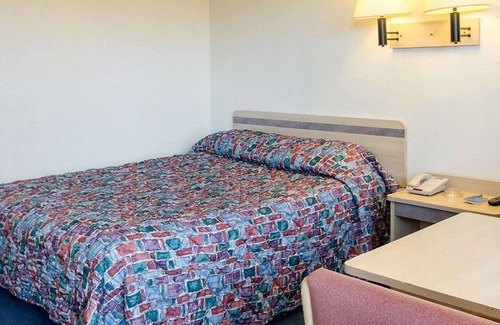 Summit Station Hotel | Loyalty Inn