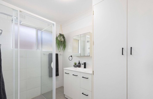 North Haven Cottage | Luderick Cottage - fish, surf, eat, walk everywhere