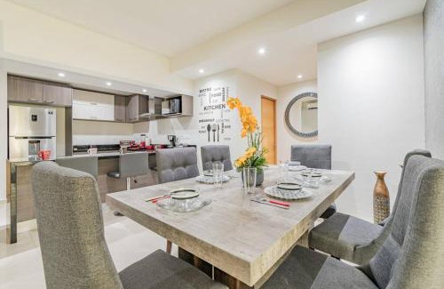 Zona Dorada Apartment | Lujoso Condominio Tiburon a 3 Cuadras de la Playa
