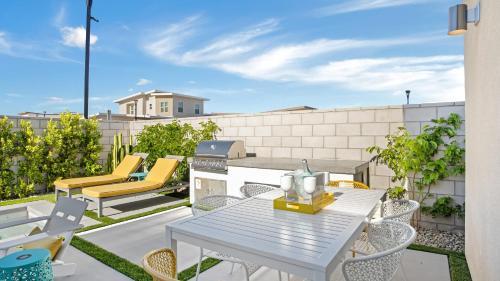 Palm Springs House | Lumen at Tahquitz: New Build with Pool Fire Pit Designer Interiors