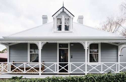 West Hobart House | Lumière Lodge ~ Private Cottage in Old Hobart Town
