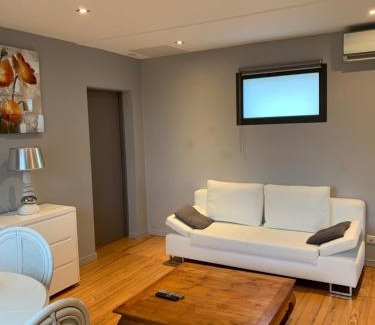 Mont-de-Marsan Apartment | Lumineux - design et récent - parking - wifi