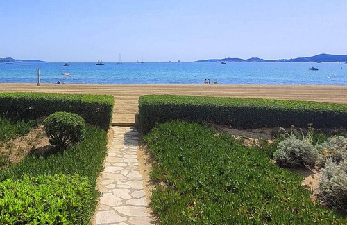 Port Grimaud Apartment | Luminous cozy cocoon with view of the gulf