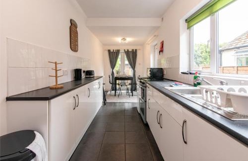 Walsall Apartment | Lumley House - Delightful 2BR Terraced House near Birmingham