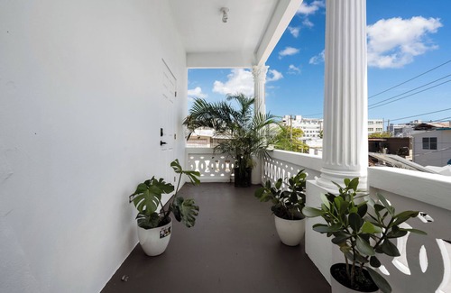 Hipodromo Apartment | Luna - Acogedor Refugio en Santurce — Cálido y Estiloso