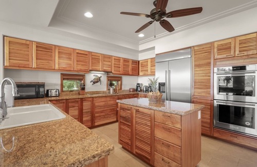 Kaupulehu Villa | Lush Oceanview Villa w/Hot Tub & AC - Fairwayfront at Hualalai: 3101 Kumukehu