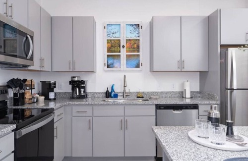 Pelham Apartment | Lux 2 BR w/private 2 bath Mins to Oak Mtn St Park