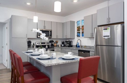 Pelham Apartment | Lux 2 BR w/private 2 bath Mins to Oak Mtn St Park