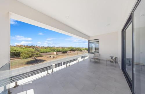 Gold Coast Villa | LUX 4BR and 3BA Villa with Pool Malmokweg 48 by Bocobay