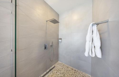 Gold Coast Villa | LUX 4BR and 3BA Villa with Pool Malmokweg 48 by Bocobay