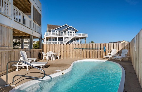Nags Head House | LUX by the Ocean, Pvt Heated Pool, Hot Tub, Pets Arcade, Bikes, Loaded