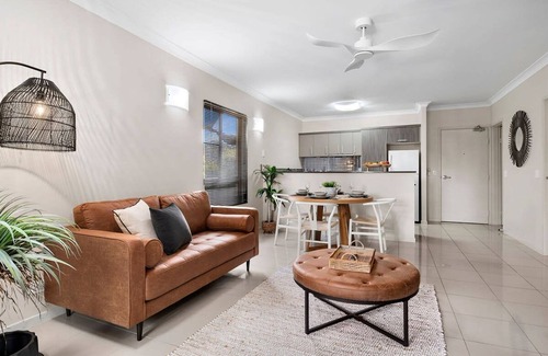 Westcourt Apartment | Lux Cairns - 9 Pools BBQ and Gym