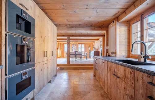 Zig Zag Ward Ski Chalet | Lux Heidi Chalet with Panoramic Views near Gstaad