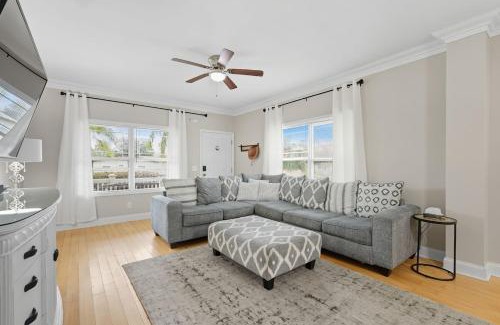 Jacksonville Beach House | Lux Oasis Mins To Mayo Clinic & Baptist Med Walk to Beach