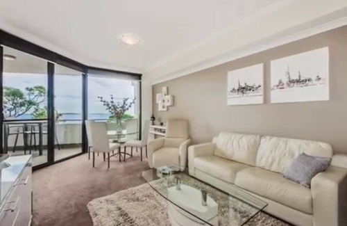 Rockingham Apartment | Lux on the 4th floor with ocean views