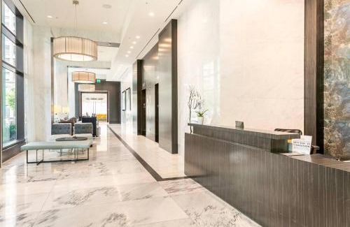 Ballston Apartment | Luxe 1 Bdrm *Rooftop deck* Gym - Free Garage Parking!