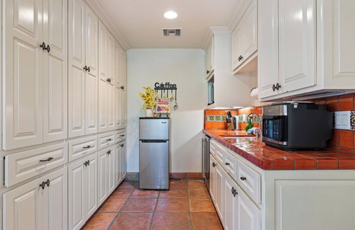 Bermuda Dunes Villa | Luxe 7BDR Oasis w/Pool, Putting Green, Game Room | Villa Del Gallo by AvantStay