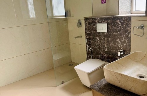 DLF Phase 1 Hotel | Luxe 8 Stayz