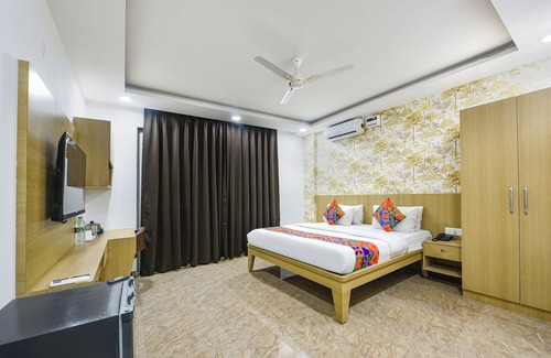 DLF Phase 1 Hotel | Luxe 8 Stayz