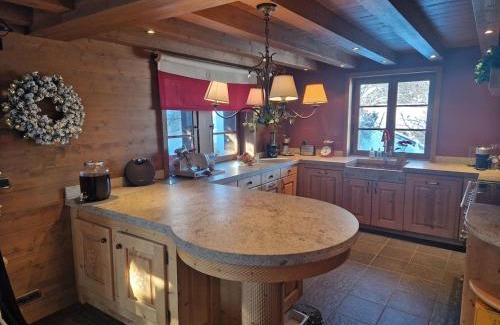 Les Allues Ski Chalet | Luxe - Chalet Meribel Les Allues 10p 4BDR 4 BTHR