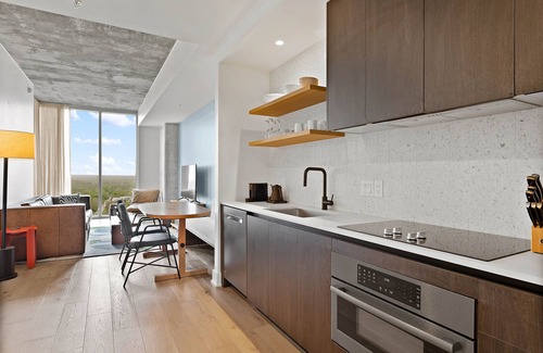 Rainey Street Historic District Condo | Luxe Condo in Downtown Austin