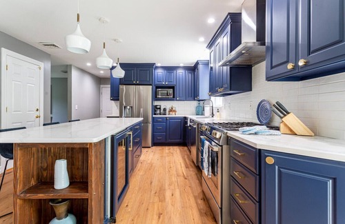 Cottekill House | Luxe Family Retreat w/FP, HT & Cabana