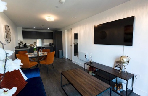 Vauxhall Apartment | Luxe I Penthouse I Balcony I City Views I Parking I Liverpool City Center I