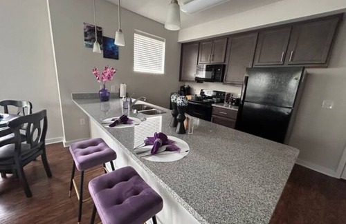 Moseley Apartment | Luxe King Bd W Resort Amenities
