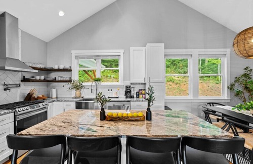 Swannanoa House | LUXE, Minutes to Ashville, HotTub, FirePit, Epic Mtn Views