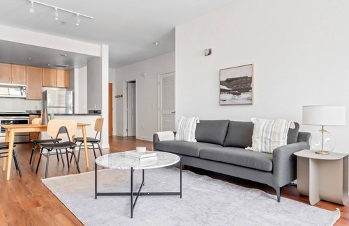 South of Market Apartment | Luxe Mission Bay 2BR w/Gym & W/D, walk to Caltrain & Muni, by Blueground