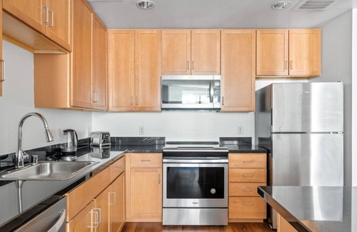 South of Market Apartment | Luxe Mission Bay 2BR w/Gym & W/D, walk to Caltrain & Muni, by Blueground