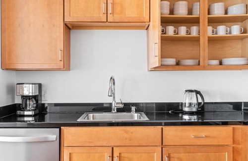 South of Market Apartment | Luxe Mission Bay 2BR w/Gym & W/D, walk to Caltrain & Muni, by Blueground