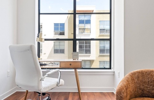 South of Market Apartment | Luxe Mission Bay 2BR w/Gym & W/D, walk to Caltrain & Muni, by Blueground