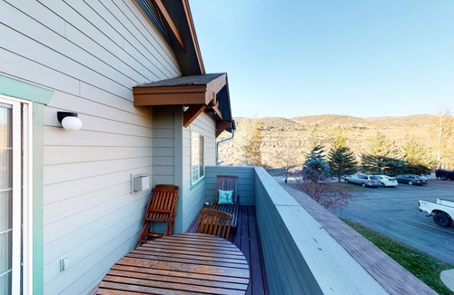 Edwards Condo | Luxe Mountain-View Ski Getaway | Next to Tranquil River | Pool, Hot Tub