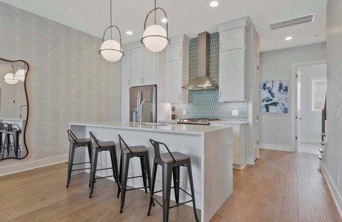 Hurwood Heights House | Luxe Music City Show House! Walk to Geodis Park!