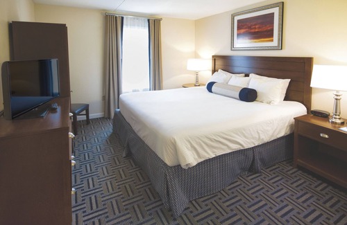 The Point Resort | Luxe One Bedroom Suite w/Free WiFi, Resort Pool & Steps From Harbor