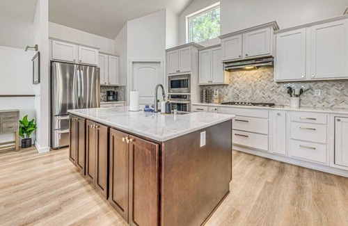 Ruidoso Apartment | Luxe Ruidoso Retreat | Hot Tub & Scenic Views