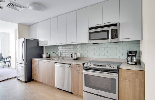 Downtown San Jose Apartment | Luxe San Jose 1BR w/Gym & Pool, good access to 280 & 101, by Blueground